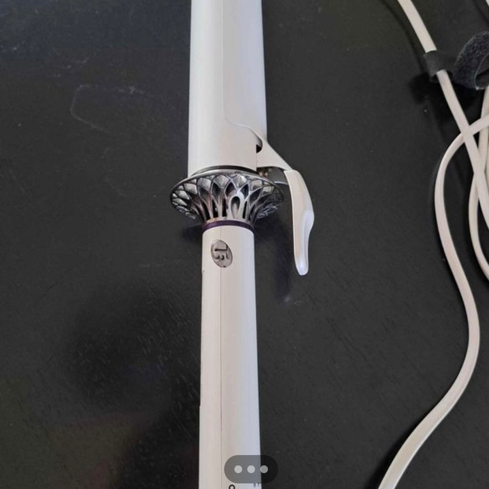 T3 curling iron